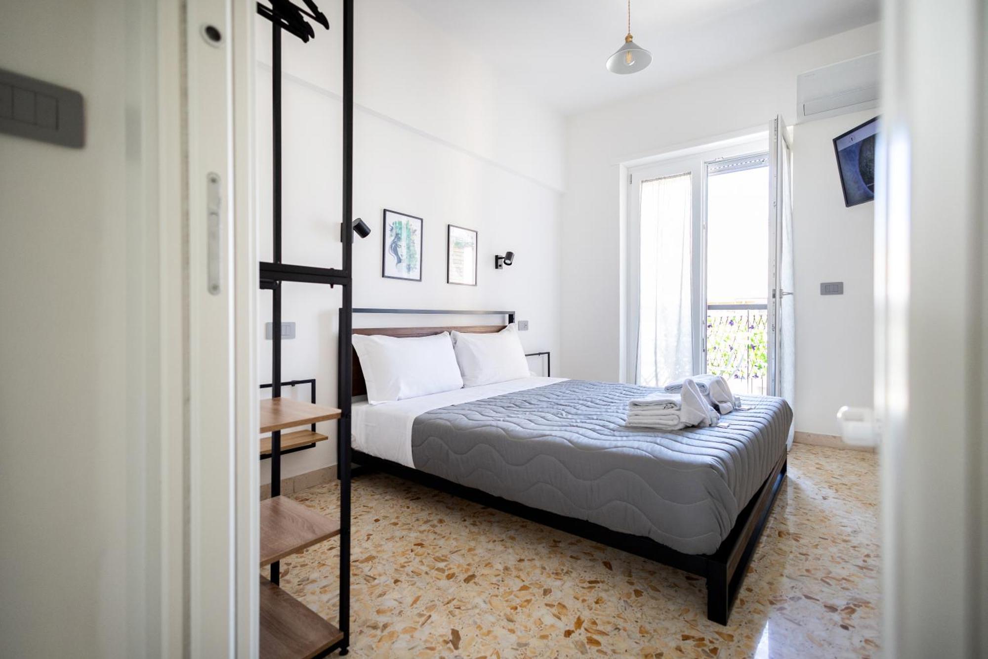 Marconi White Flower House Roma