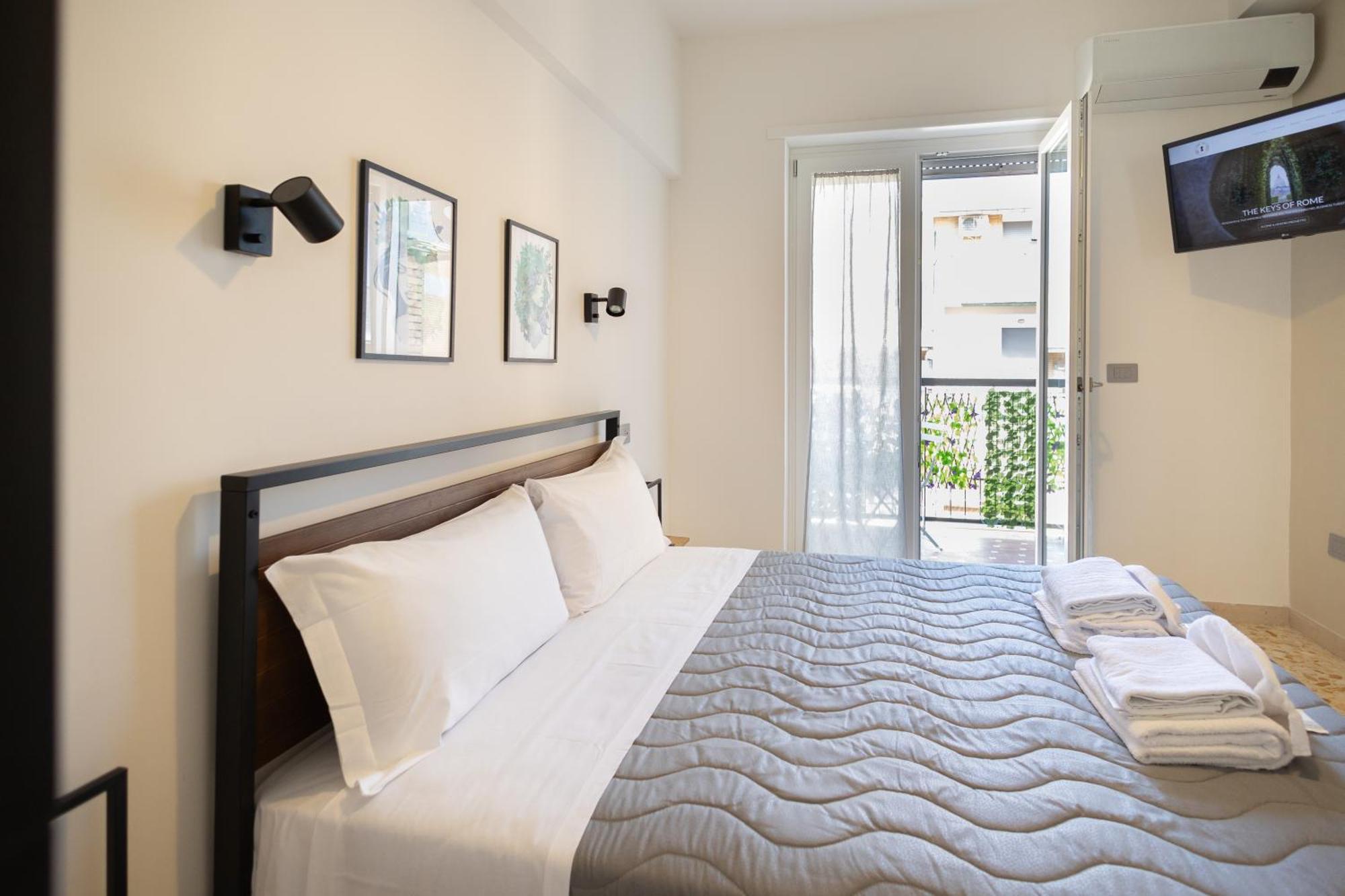 Marconi White Flower House Roma